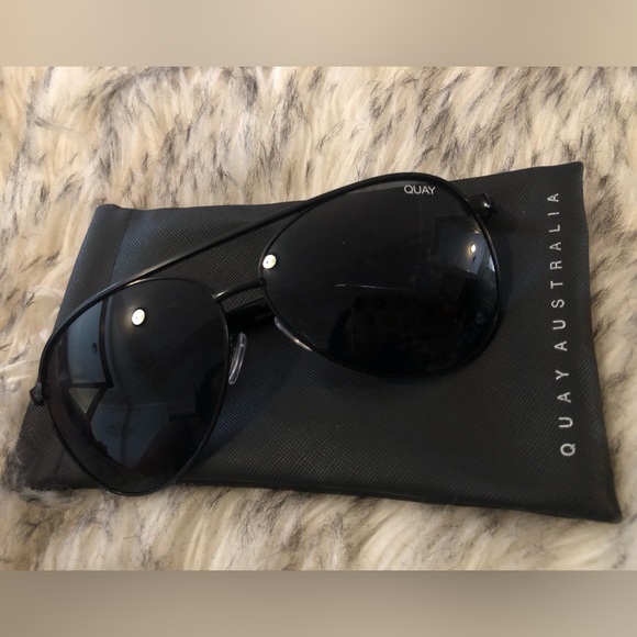 Quay Australia Accessories - Quay Australia aviator glasses, all black metal.
